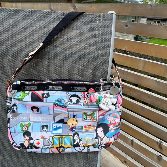 tokidoki Handbags - Tokidoki Lesportsac armpit bag in mint condition